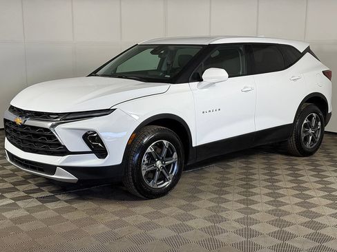 Used 2025 Chevrolet Blazer LT AWD/4WD image 6