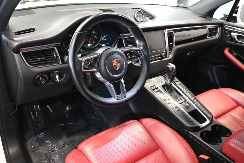 Used 2018 Porsche Macan AWD/4WD image 10