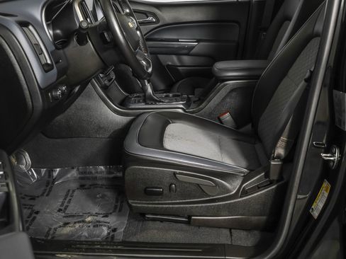 Used 2022 Chevrolet Colorado Z71 w/ Z71 Midnight Edition image 25