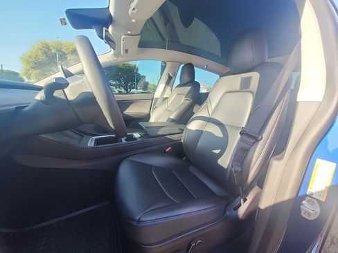 Used 2022 Tesla Model Y Performance image 9