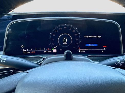 Used 2022 Cadillac Escalade Premium Luxury image 43