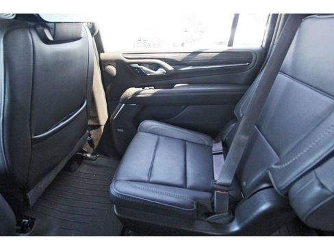 Used 2023 GMC Yukon XL Denali w/ Denali Reserve Package RWD image 12
