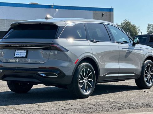 New 2026 Lincoln Nautilus Premier image 2