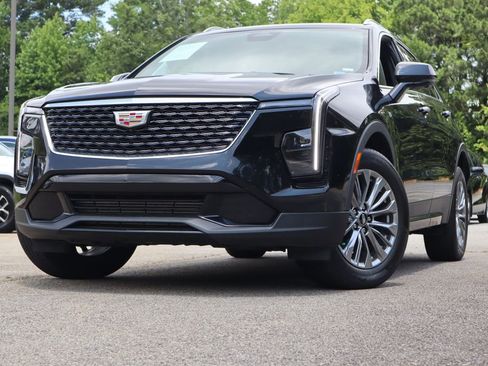 Used 2025 Cadillac XT4 Premium Luxury image 1