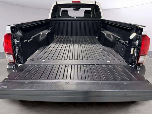 Used 2022 Toyota Tacoma SR image 22