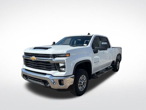Used 2025 Chevrolet Silverado 2500 LT w/ Convenience Package AWD/4WD image 3