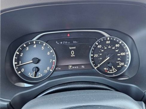Certified 2025 Nissan Frontier SV RWD image 12