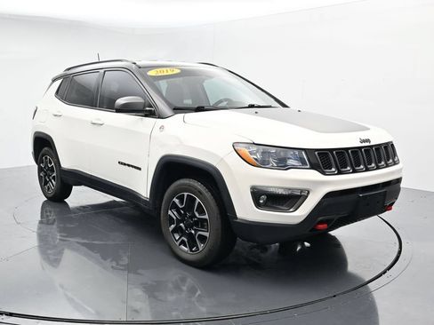 Used 2019 Jeep Compass Trailhawk w/ Popular Equipment Group AWD/4WD image 2