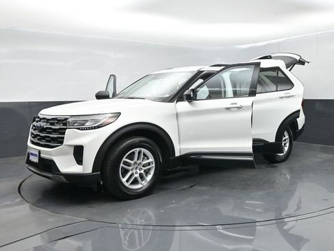 Certified 2025 Ford Explorer Active AWD/4WD image 65
