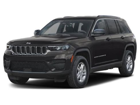 Used 2025 Jeep Grand Cherokee Altitude AWD/4WD image 1