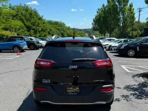 Used 2018 Jeep Cherokee Limited AWD/4WD image 5