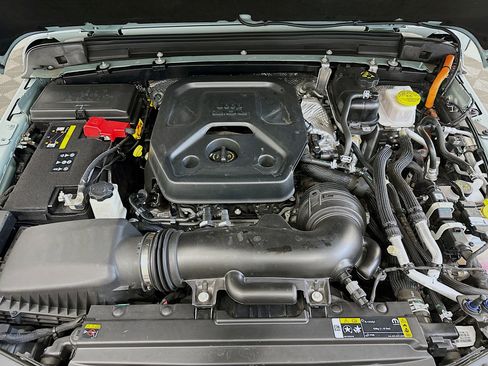 Used 2024 Jeep Wrangler Willys image 33