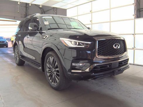 Used 2024 INFINITI QX80 Sensory image 4