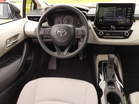 Used 2021 Toyota Corolla L image 15