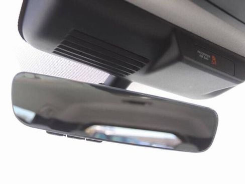 New 2025 Mitsubishi Outlander SE image 27