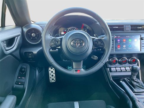 Used 2025 Toyota GR86 Premium image 21