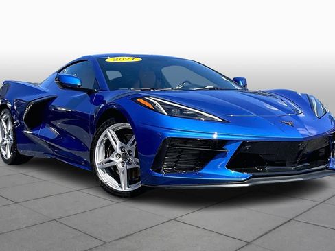 Used 2021 Chevrolet Corvette Stingray Premium Cpe w/ Z51 Performance Package image 3