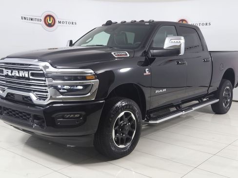 Used 2025 RAM 2500 Laramie AWD/4WD image 5
