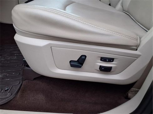 Used 2017 RAM 1500 Laramie w/ Convenience Group image 16