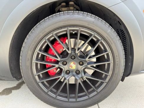 Used 2021 Porsche Cayenne GTS AWD/4WD image 19