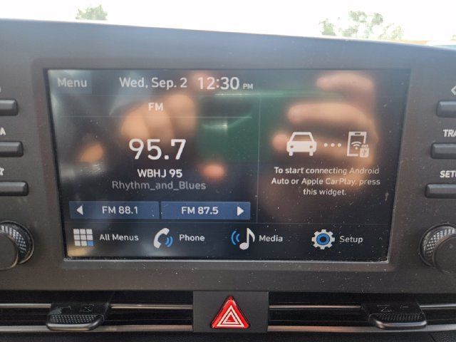 Used 2025 Hyundai Elantra Sport FWD image 19