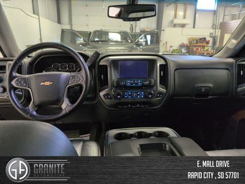 Used 2018 Chevrolet Silverado 1500 LTZ AWD/4WD image 13