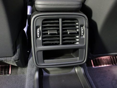 Certified 2025 Porsche Taycan AWD/4WD image 38