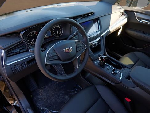 New 2026 Cadillac XT5 Luxury w/ LPO, Floor Liner Package image 8
