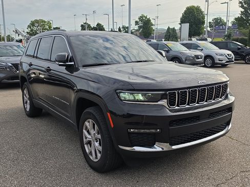Used 2022 Jeep Grand Cherokee L Limited AWD/4WD image 8