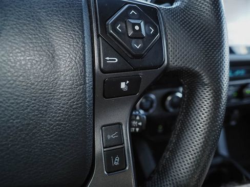 Used 2023 Toyota Tacoma TRD Off-Road w/ Technology Package AWD/4WD image 29