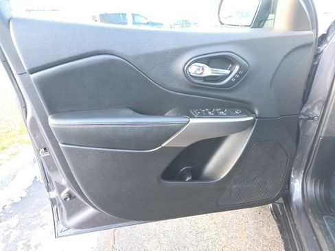 Used 2019 Jeep Cherokee High Altitude image 20