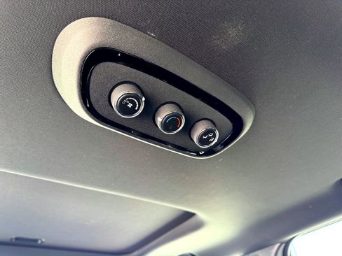 Used 2025 Dodge Durango GT image 21