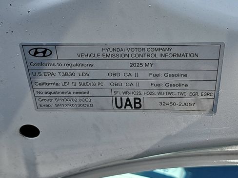 Used 2025 Hyundai Elantra Sport FWD image 14