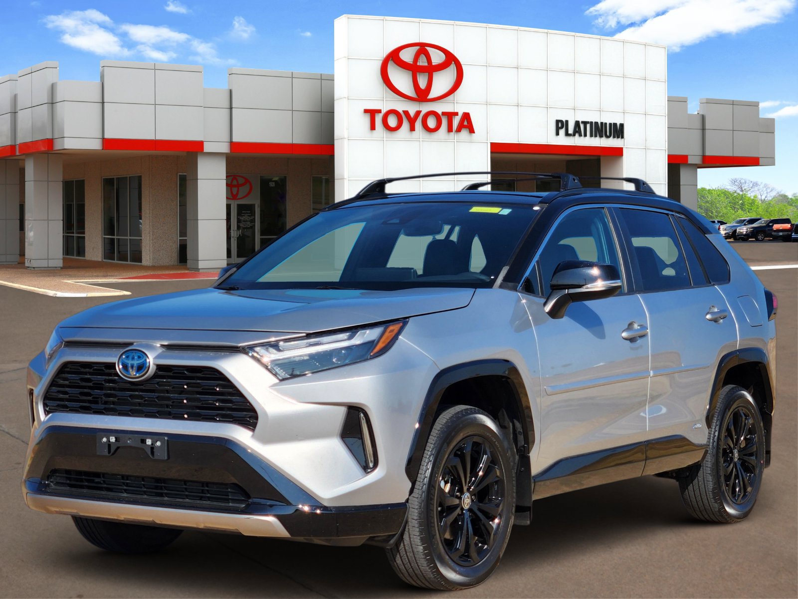 Used 2023 Toyota RAV4 XSE AWD/4WD image 2