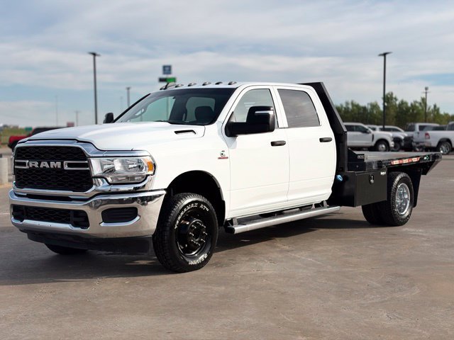 Used 2024 RAM 3500 Tradesman w/ Chrome Appearance Group AWD/4WD image 3