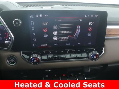 Used 2024 GMC Canyon Denali image 4