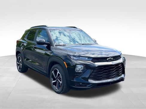 Used 2023 Chevrolet TrailBlazer RS w/ Sun and Liftgate Package FWD image 1