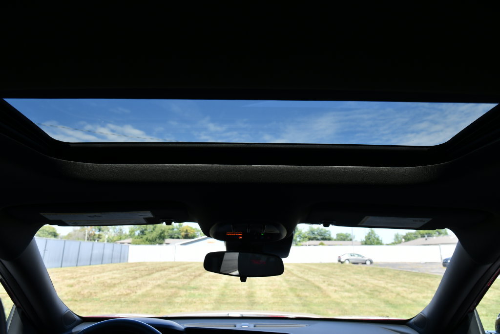 Used 2025 Chevrolet Trax RS w/ Sunroof Package FWD image 26