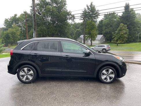 Used 2019 Kia Niro LX FWD image 3