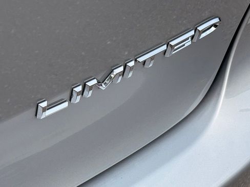 New 2026 Chrysler Pacifica Limited FWD image 37
