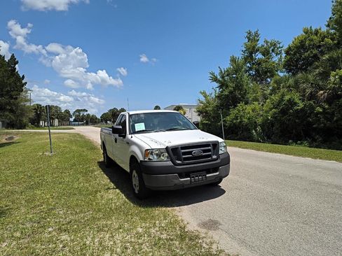 Used 2005 Ford F150 XL RWD image 1