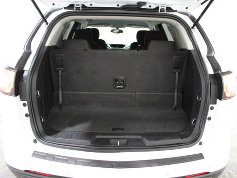 Used 2017 Chevrolet Traverse LT w/ LPO, 'HIT The Road' Package image 25