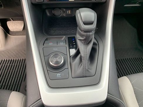 Used 2025 Toyota RAV4 XLE w/ Convenience Package AWD/4WD image 26