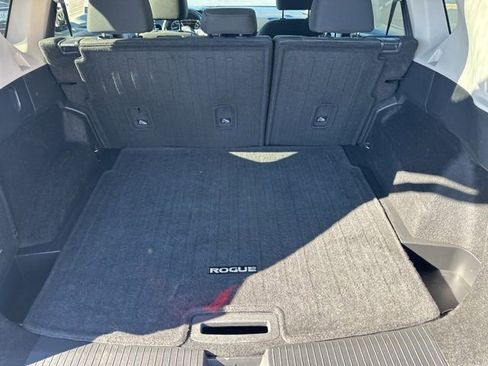 Used 2024 Nissan Rogue SV image 27