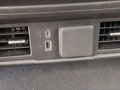 Used 2025 GMC Sierra 1500 SLT image 15