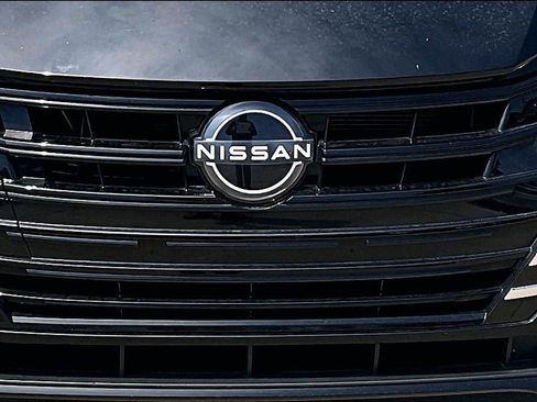 Used 2025 Nissan Versa SV FWD image 33