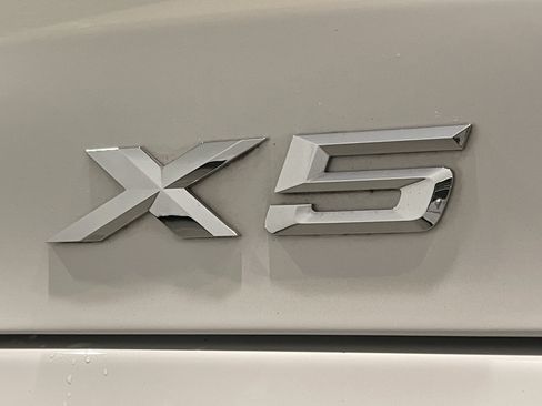 Used 2024 BMW X5 xDrive40i w/ Premium Package AWD/4WD image 24