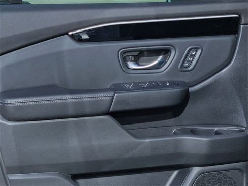 New 2025 Honda Pilot EX-L image 13