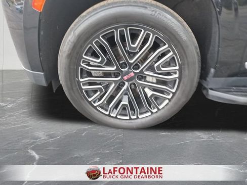 Used 2022 GMC Yukon SLT w/ SLT Premium Package AWD/4WD image 31