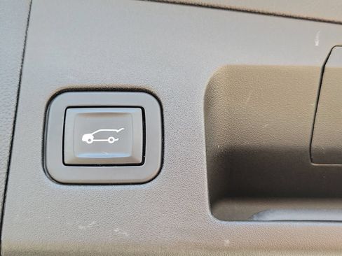 Used 2018 Cadillac XT5 FWD image 10